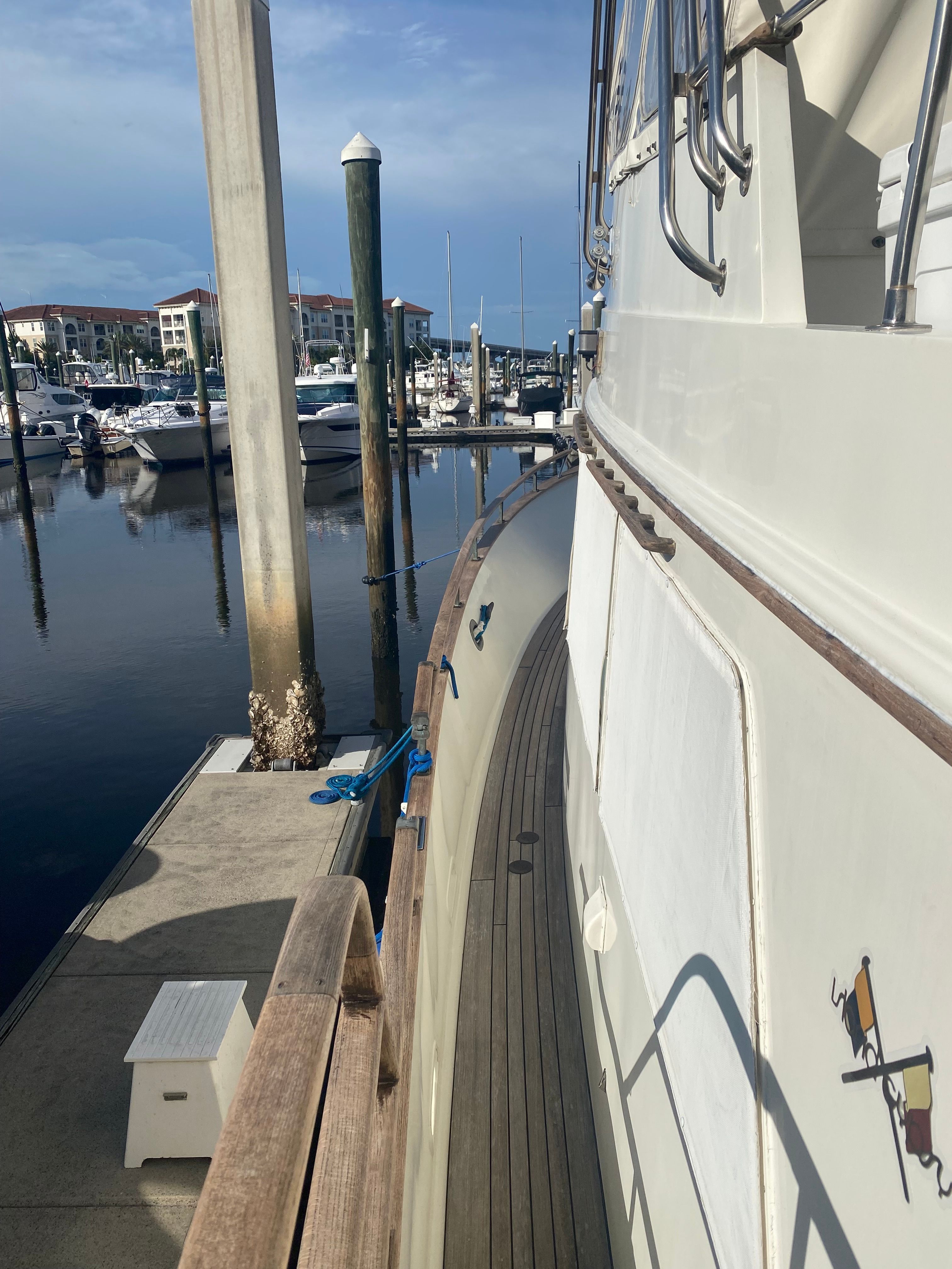 1983 Island Gypsy 44 Flush Deck - 11