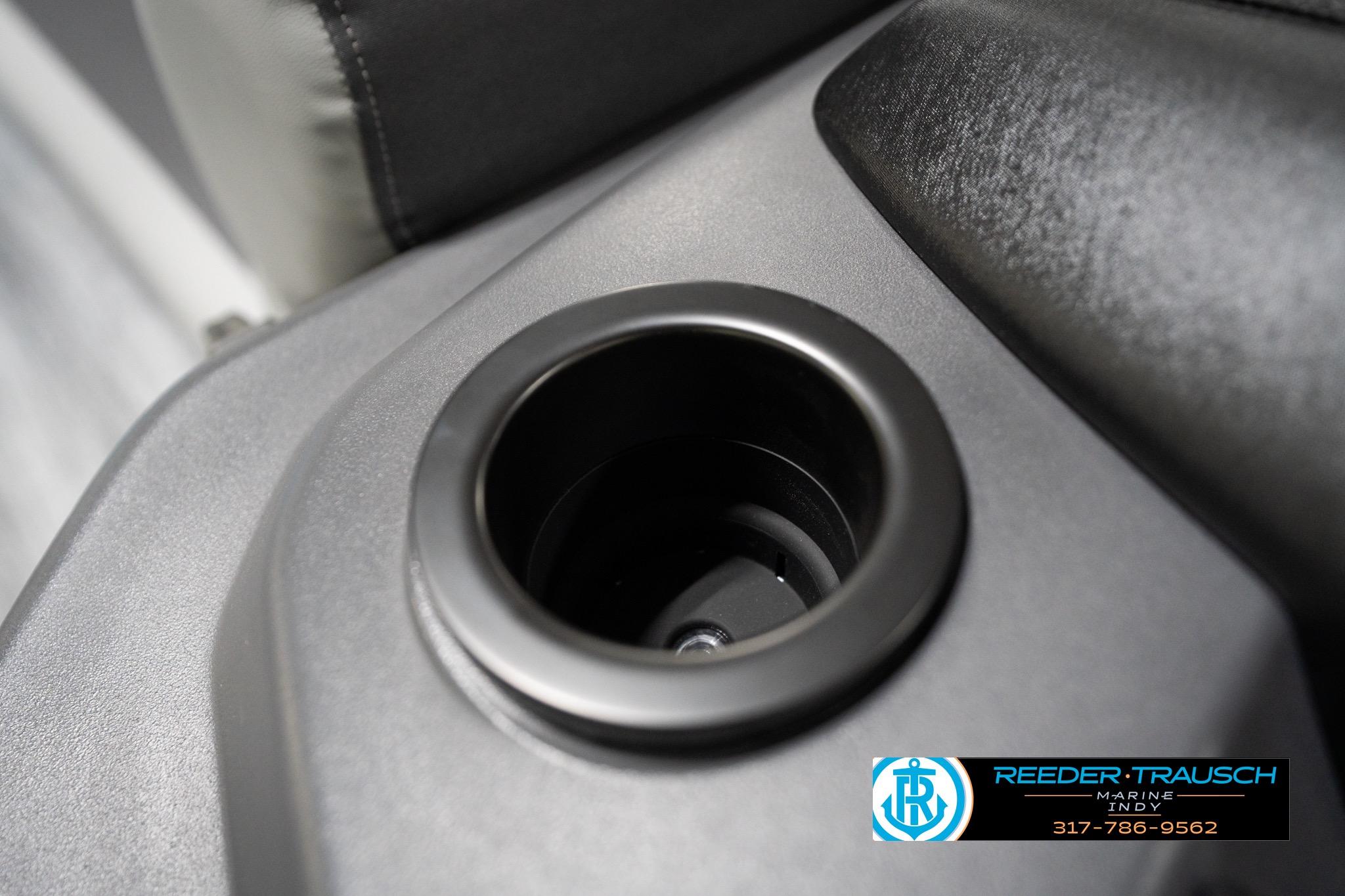 2026 Bennington 188 SL boat cup holder detail with Reeder-Trausch Marine logo.