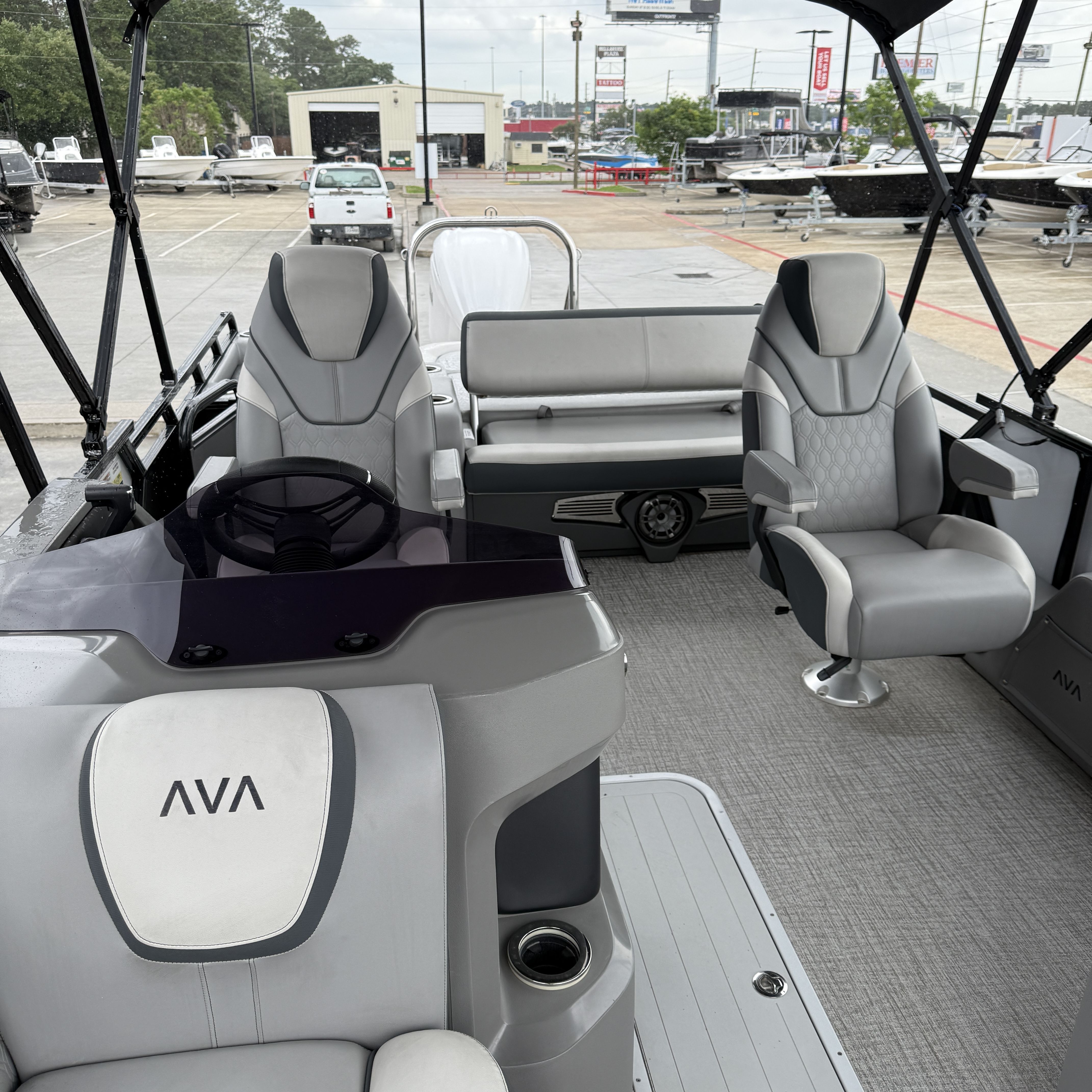 2025 Avalon Catalina Versatile Rear Bench - 23' - 11