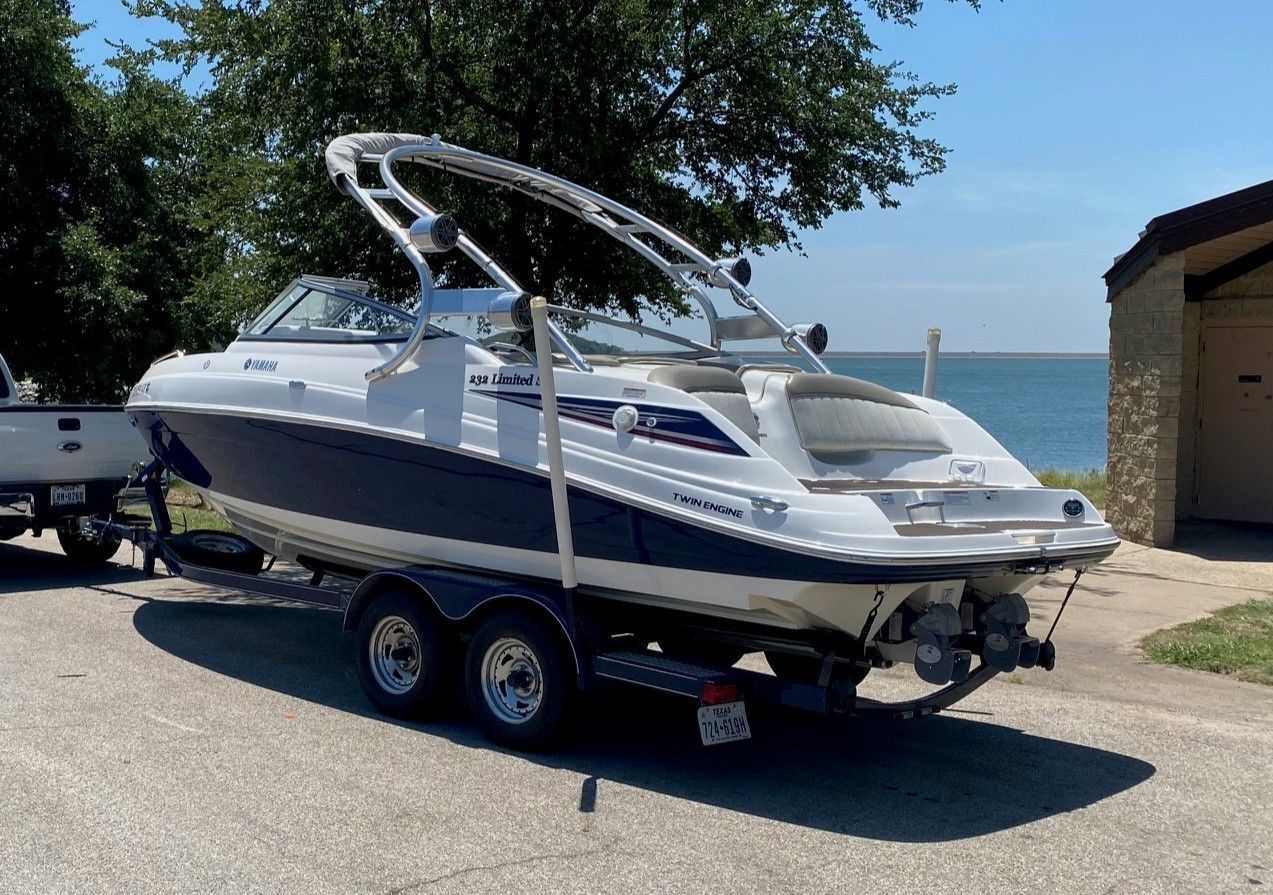 2009 Yamaha Boats 232 Limited S - 2