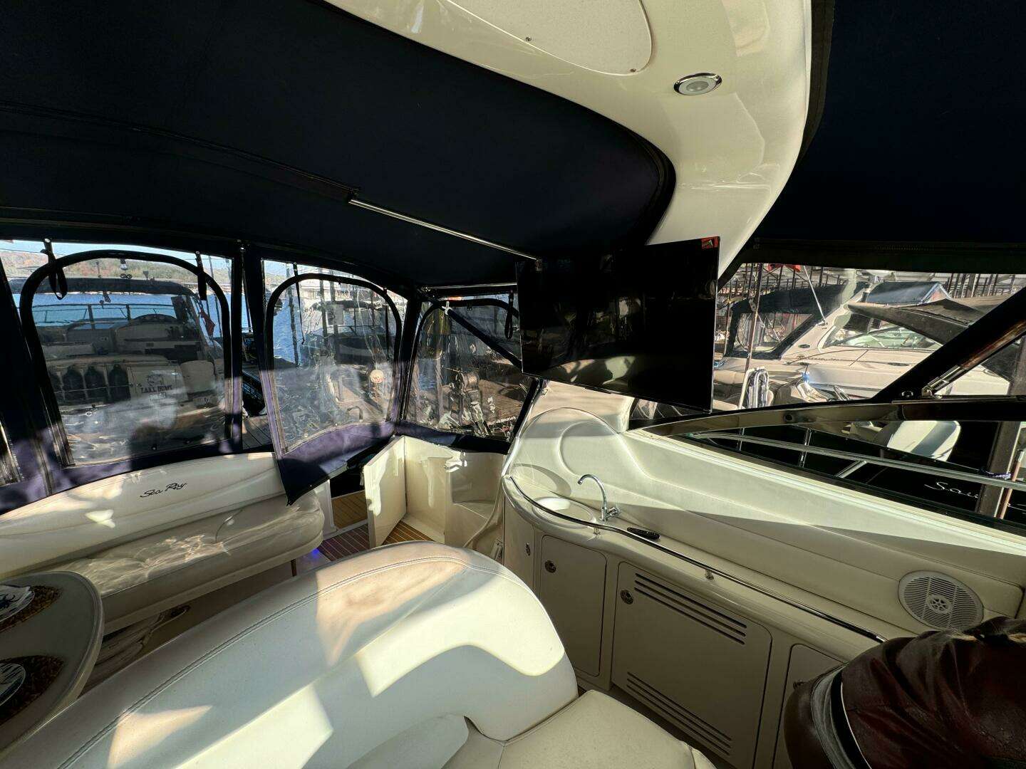 2004 Sea Ray 380 Sundancer - Image 19