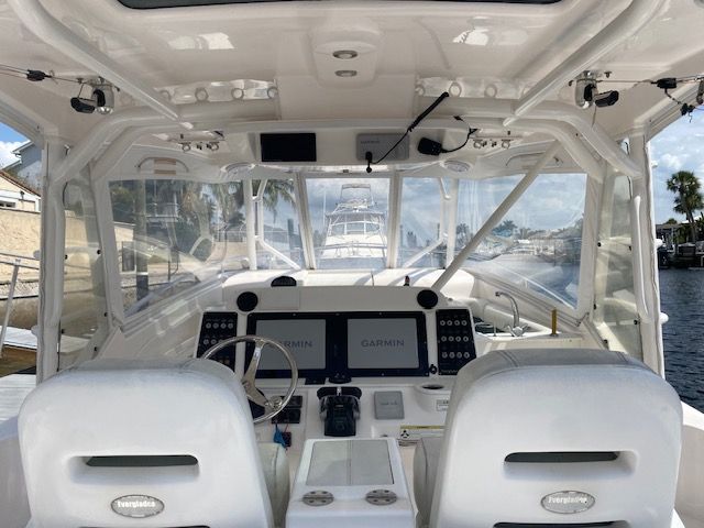 2014 Everglades 350LX - 7