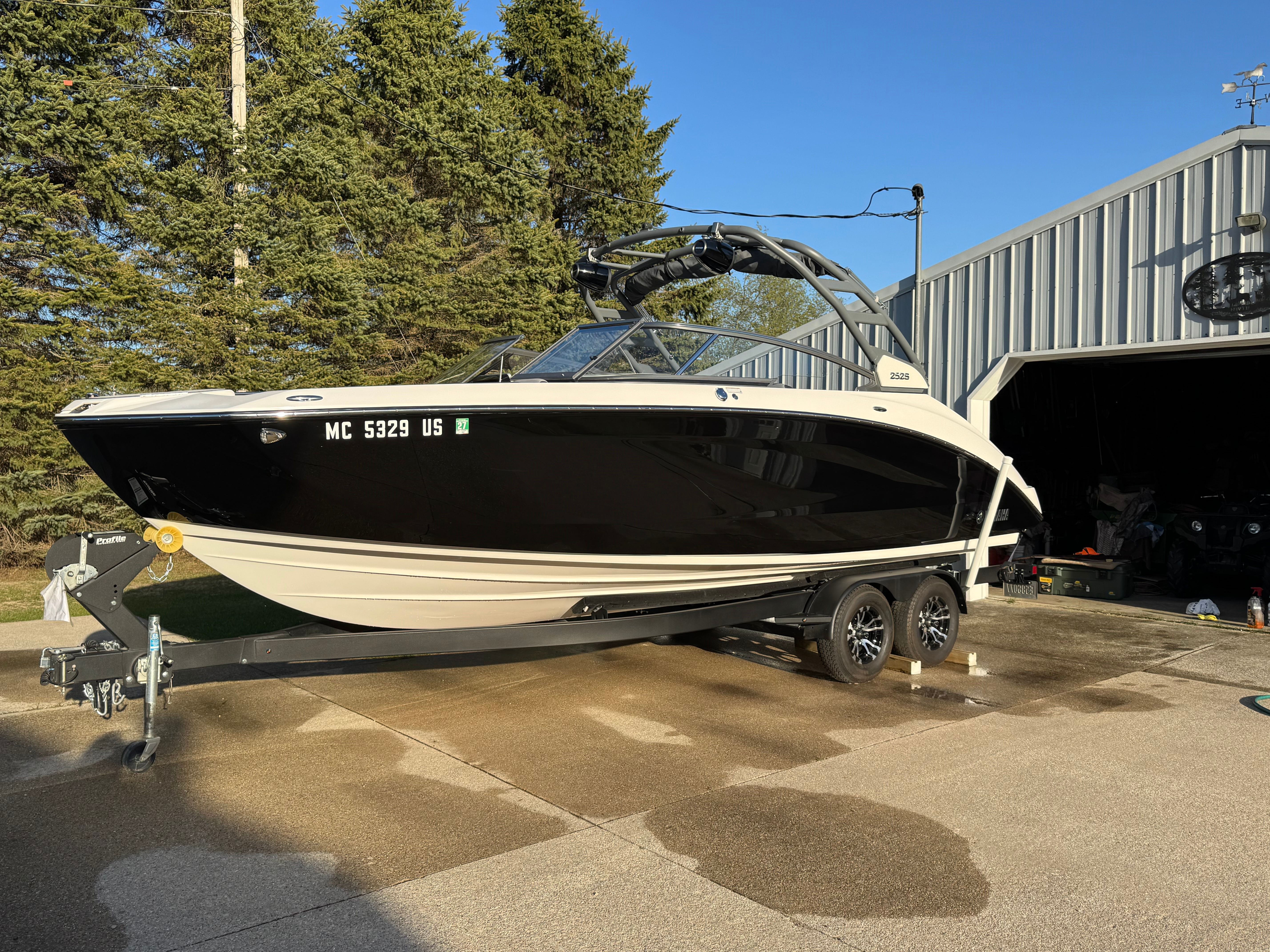 2022 Yamaha Boats 252S - 3