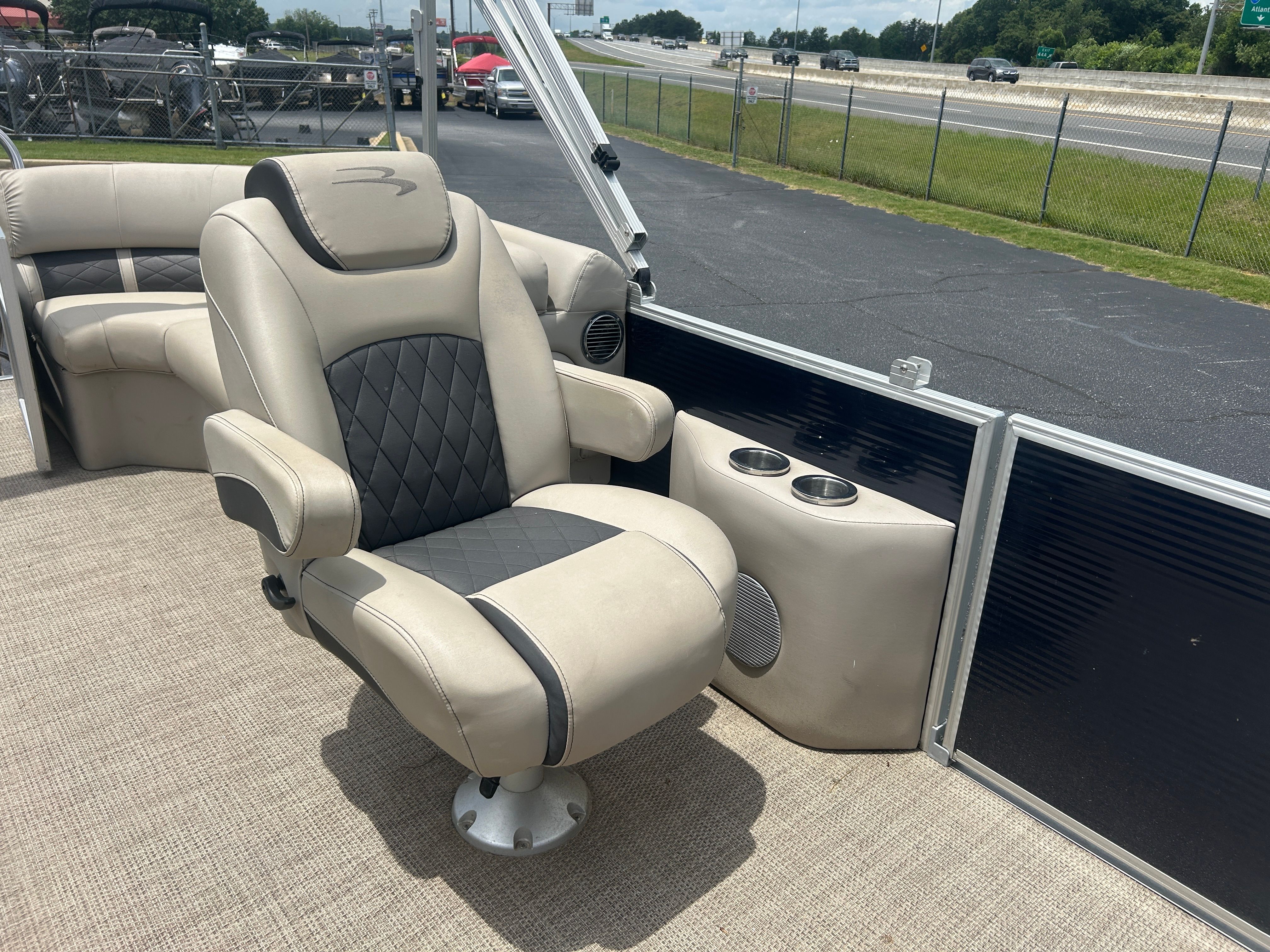 2019 Bennington SX22 Stern Radius - 17