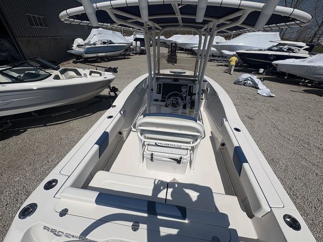 2026 Robalo R202 Explorer - 11