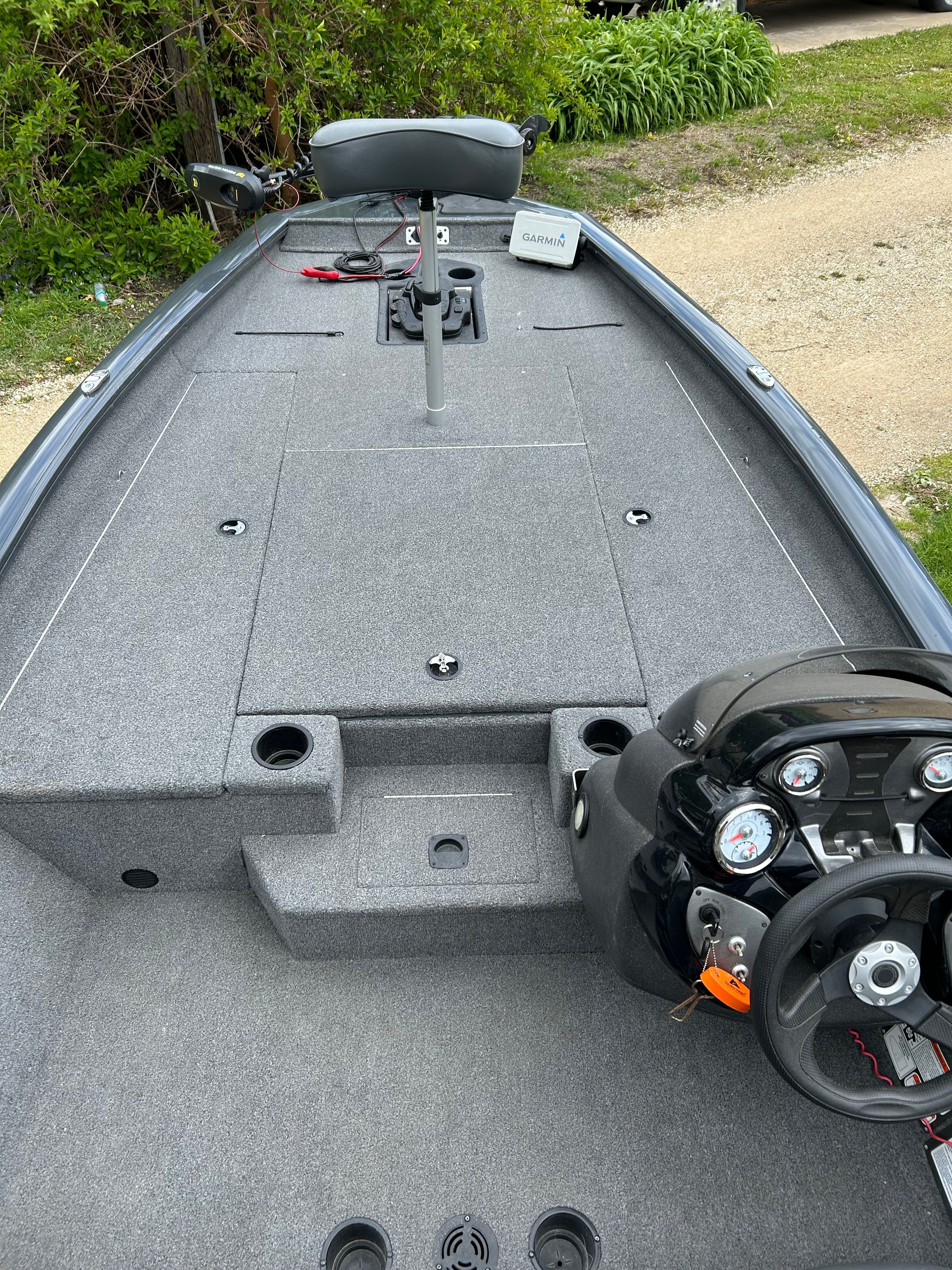 2021 Tracker Pro Team 190 TX boat interior with steering console.