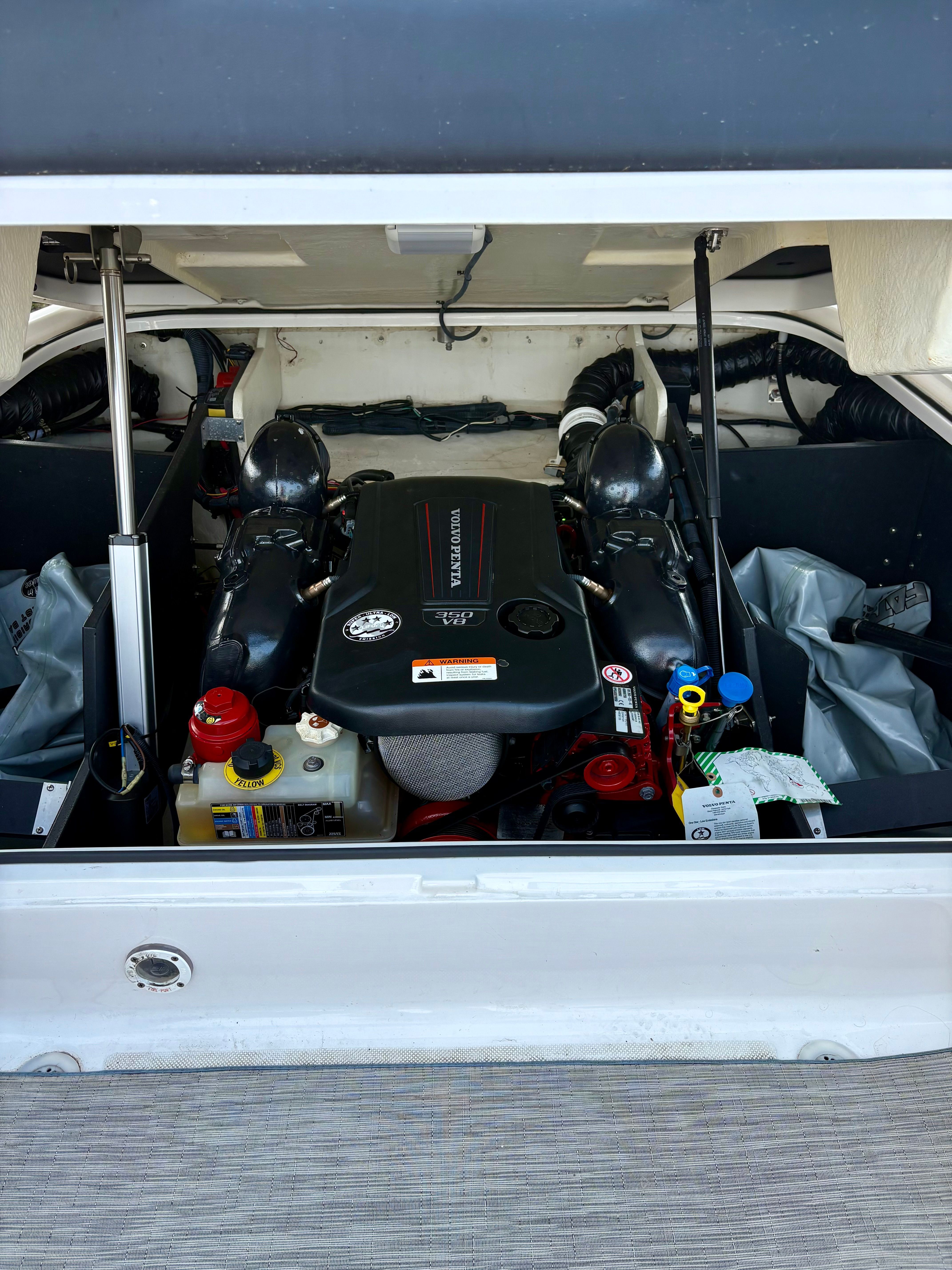 2018 Regal 25 RX Surf - 14