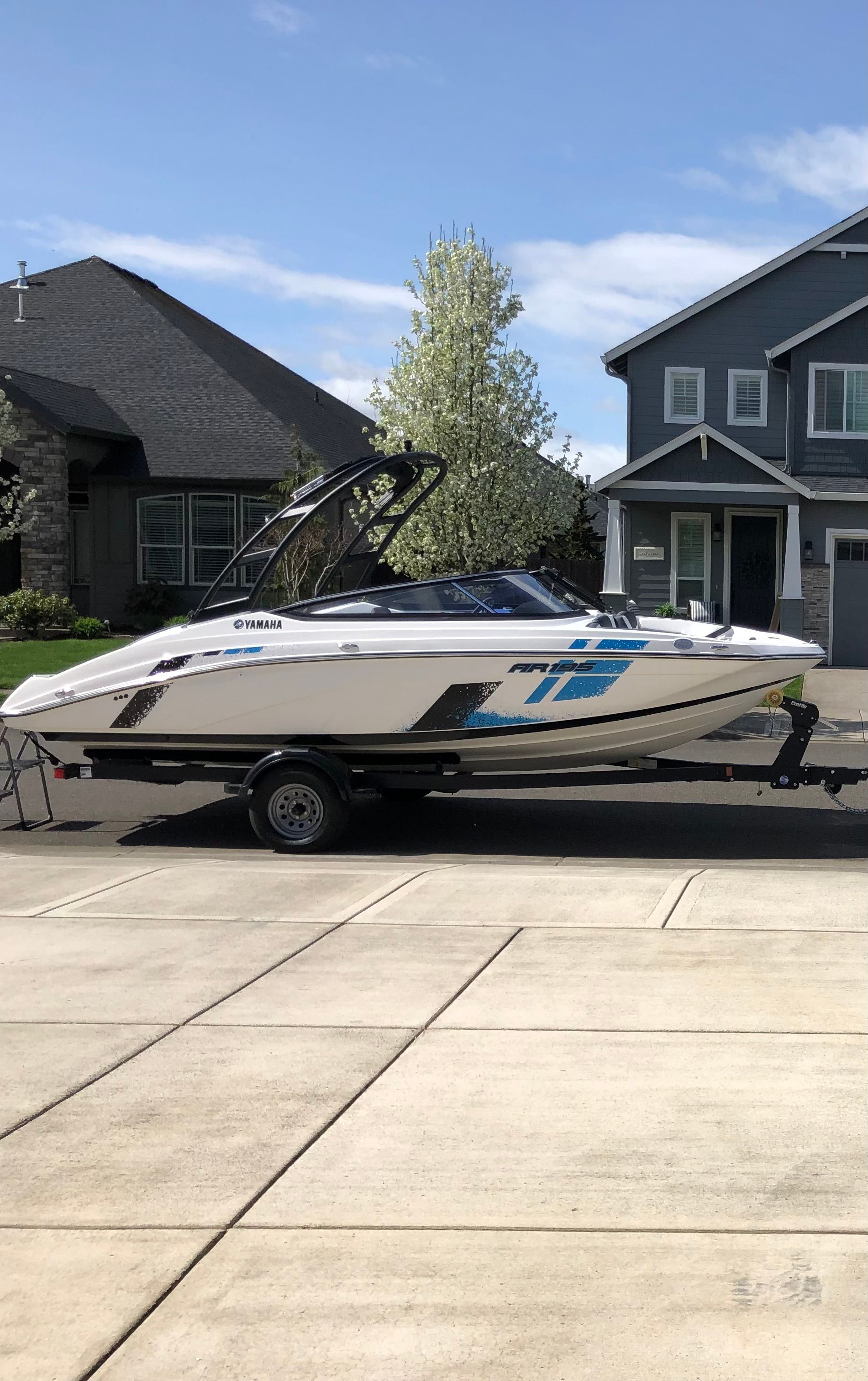 2022 Yamaha Boats AR195