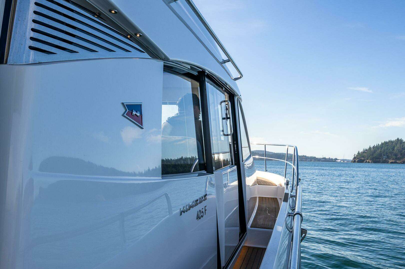 2023 Nimbus 405 Flybridge - Image 9