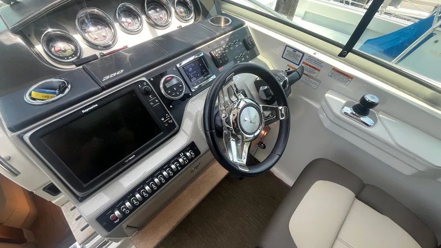 2015 Sea Ray Sundancer 350 - 11