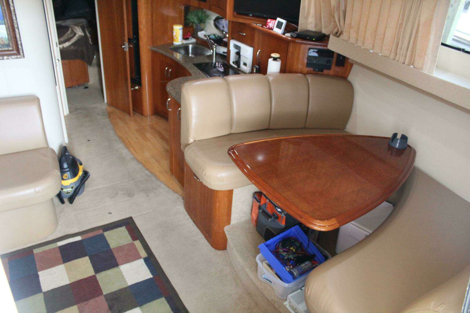 2004 Carver 360 Mariner - Image 10