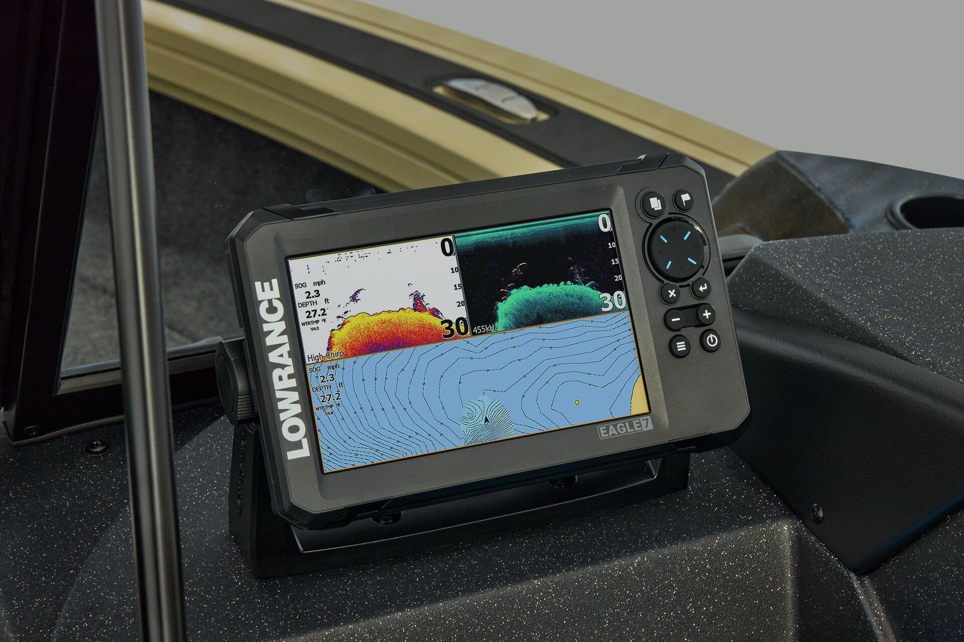 Lowrance fish finder on 2026 Tracker Targa V-19 Combo boat dashboard.