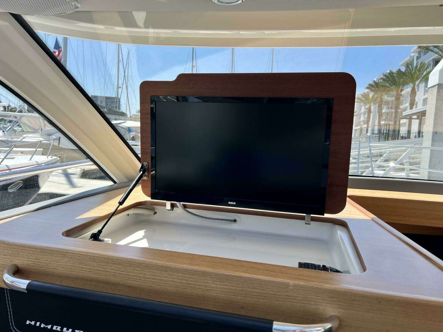 2018 Nimbus 365 Coupe - Image 54