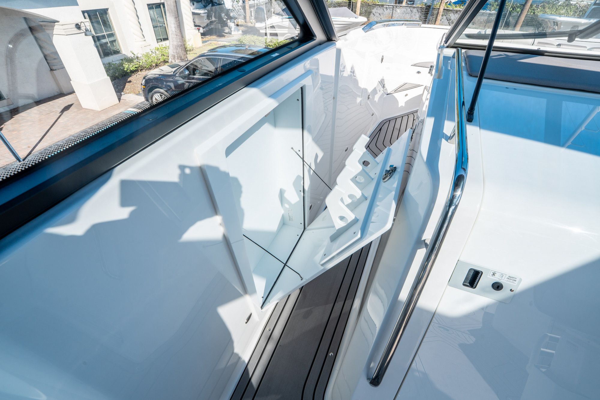 2026 Hurricane SunDeck 3200 OB - 23
