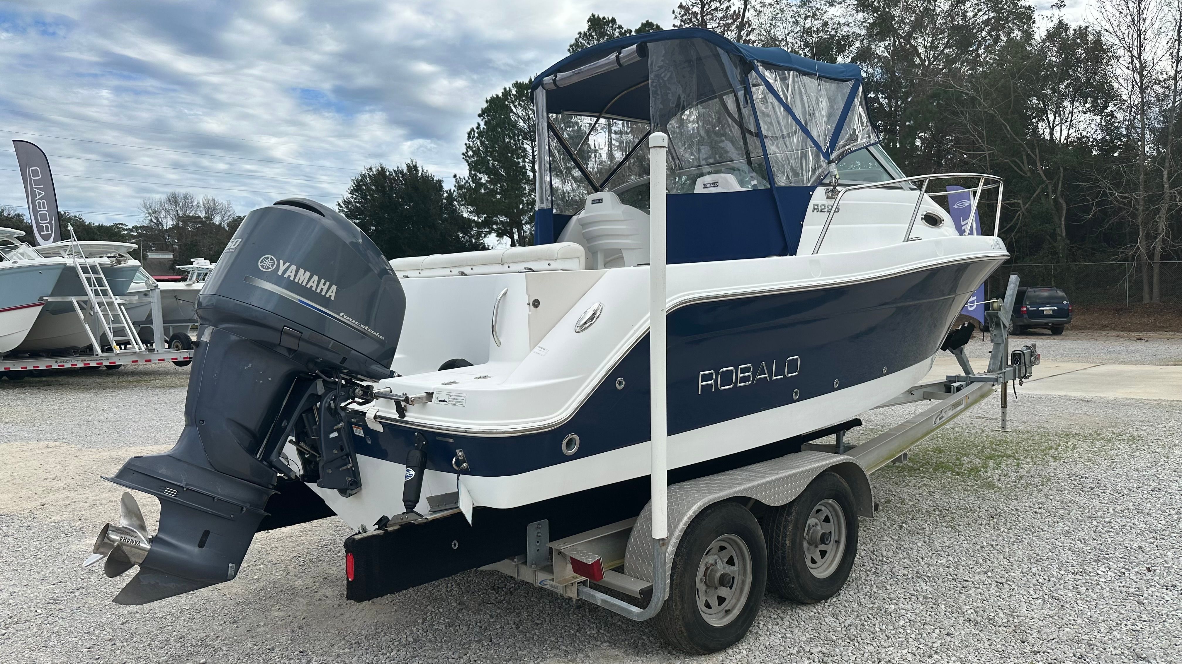 2012 ROBALO 225 CC - Image 5