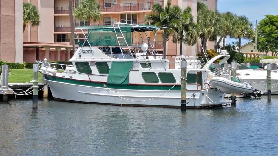1979 Universal Marine 41