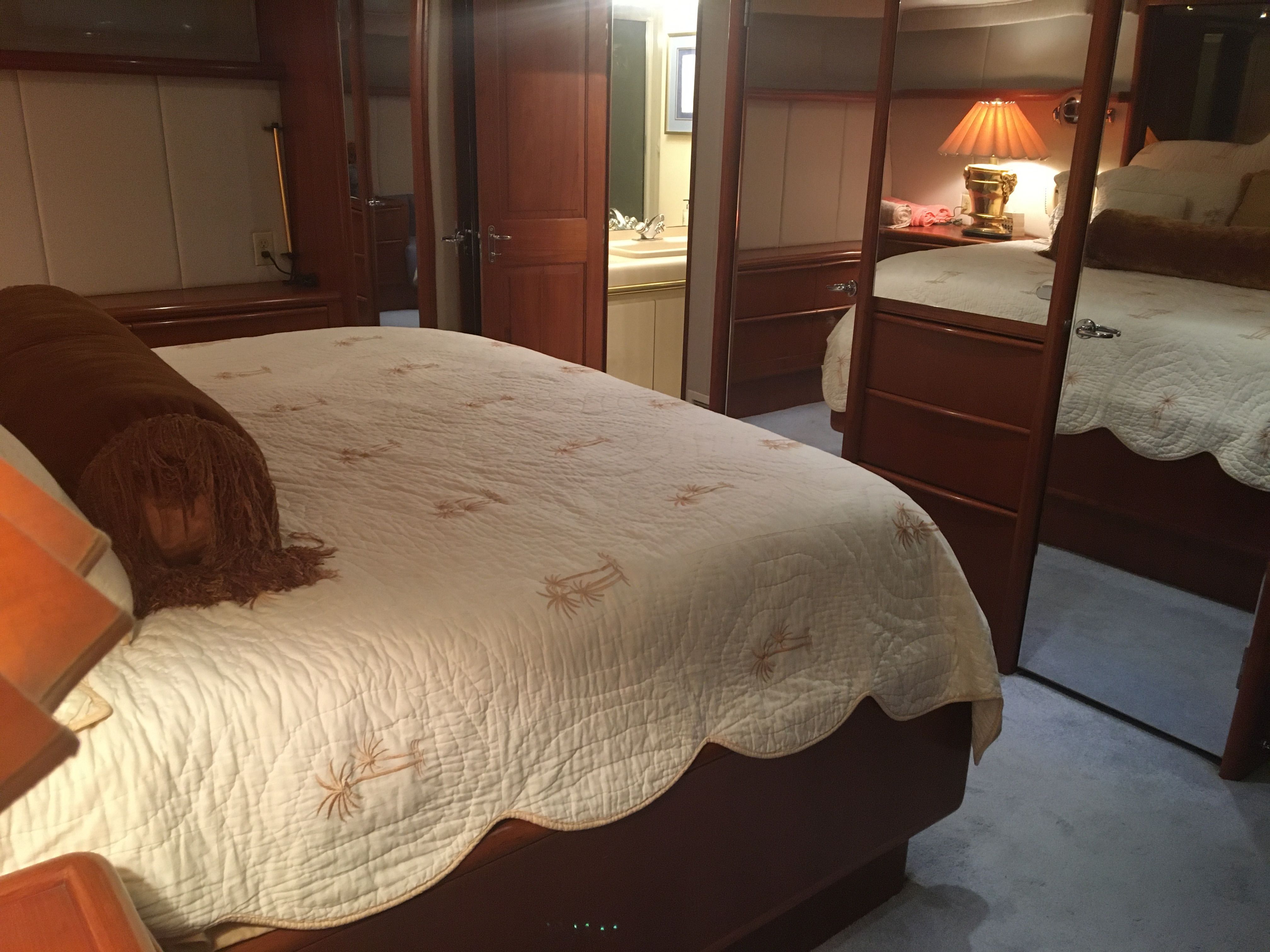 1994 Viking Motor Yacht - 40