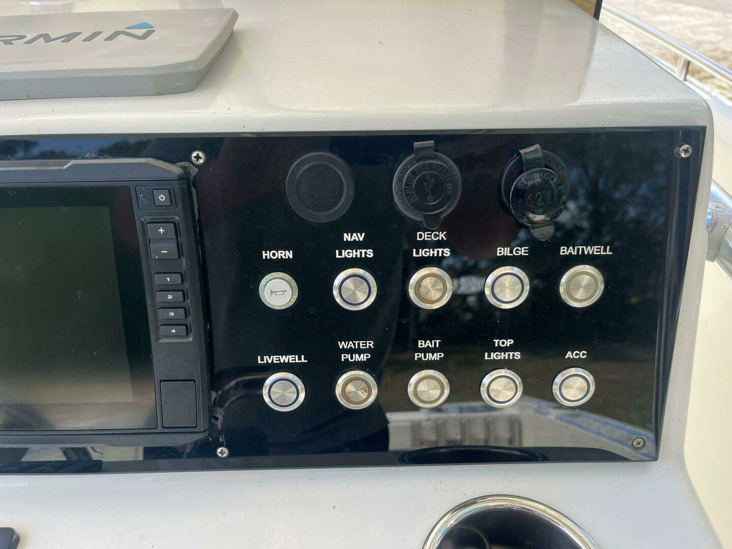 1998 Blue Fin 25 Center Console - Image 8