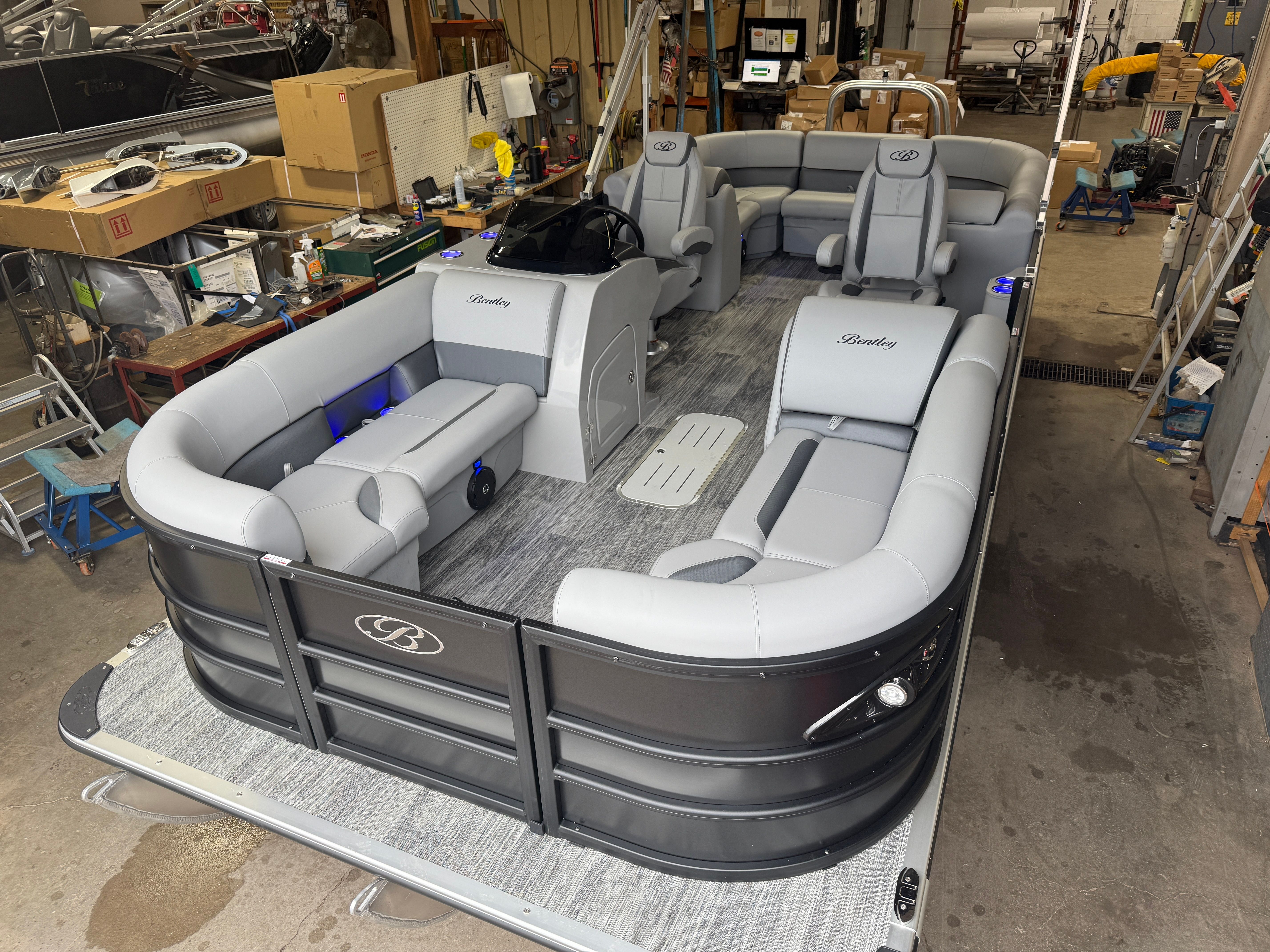 2026 Bentley Pontoons Legacy 300HP 243 Navigator Quad Lounge Tritoon
