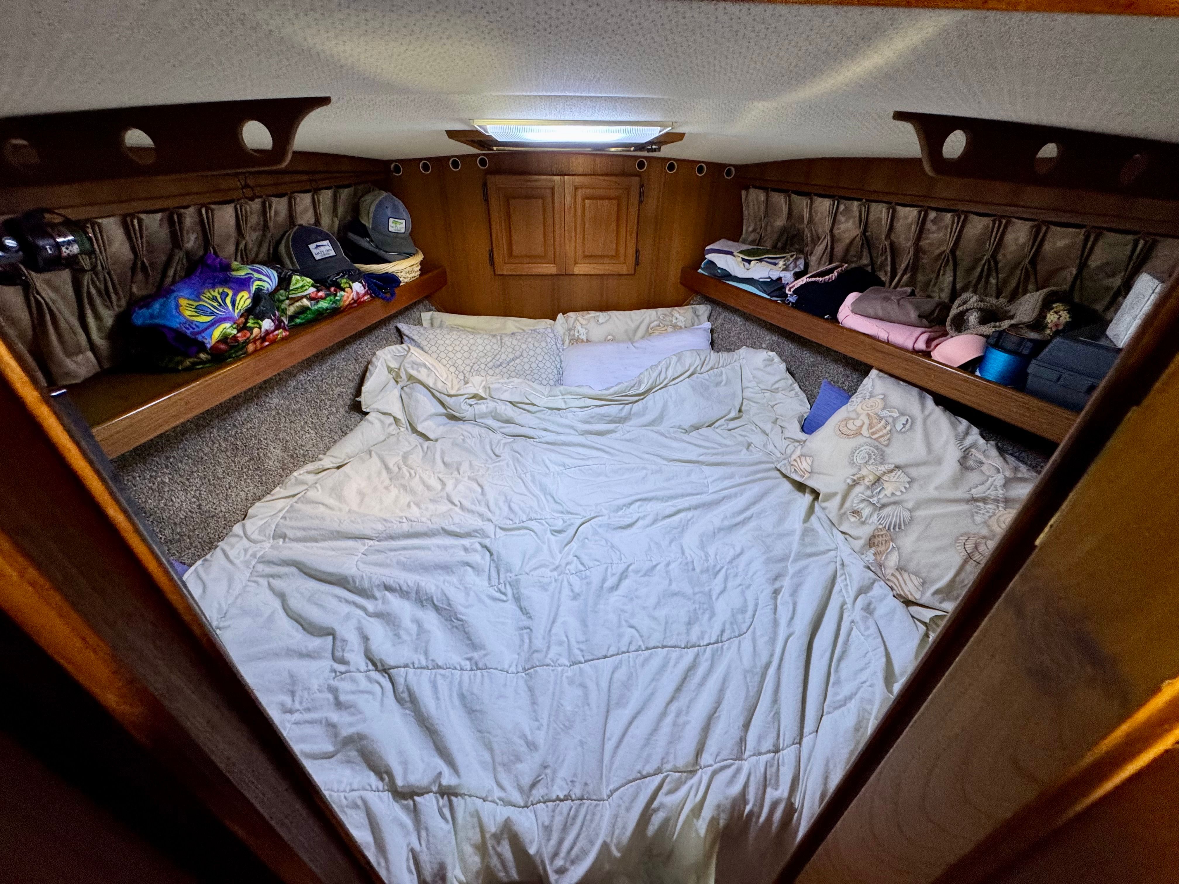 1988 Viking 35 Convertible - 18