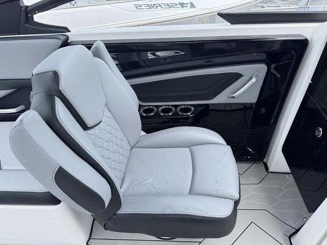 2026 Yamaha Boats 255XE - 17