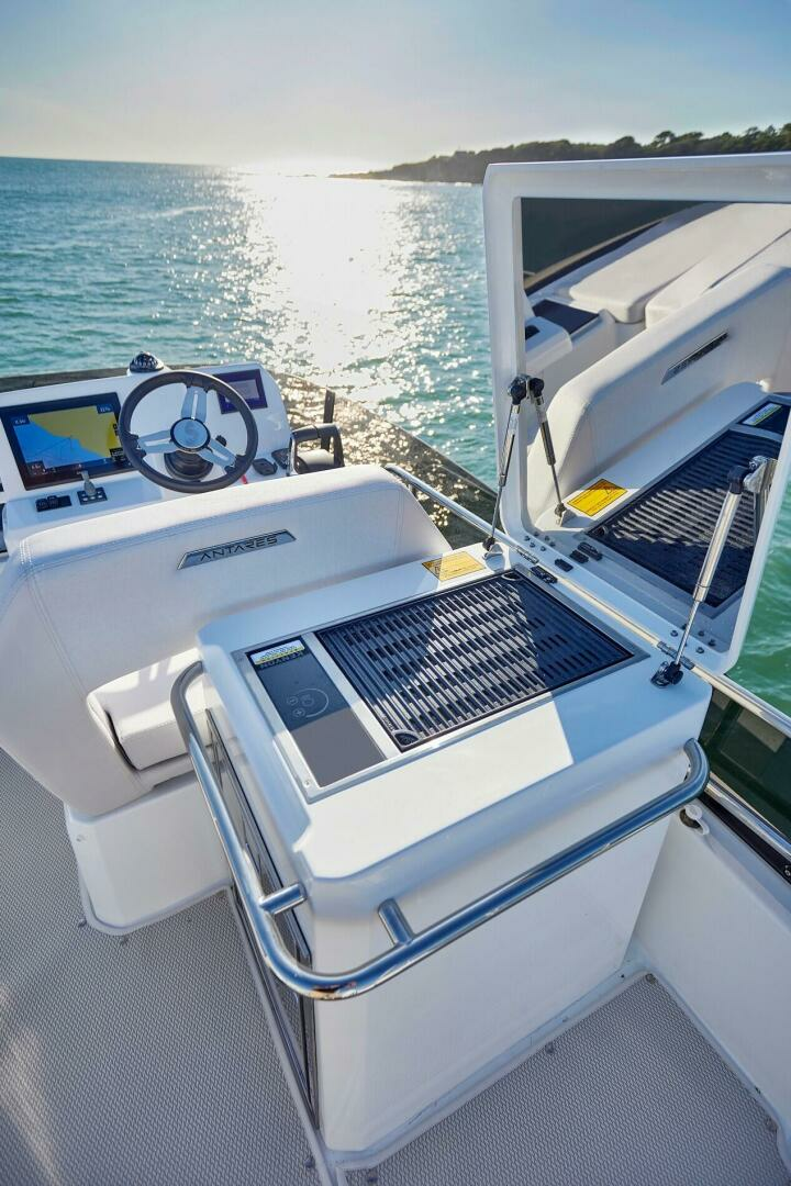 2025 Beneteau Antares 12 - Image 8