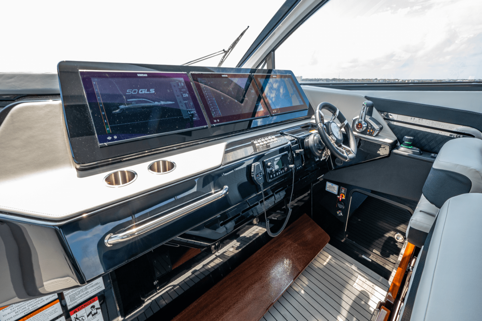 2025 Cruisers Yachts 50 GLS - Image 40