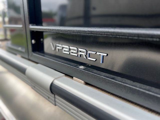 Close-up of Veranda VP22RCT 2023 model logo on a boat.