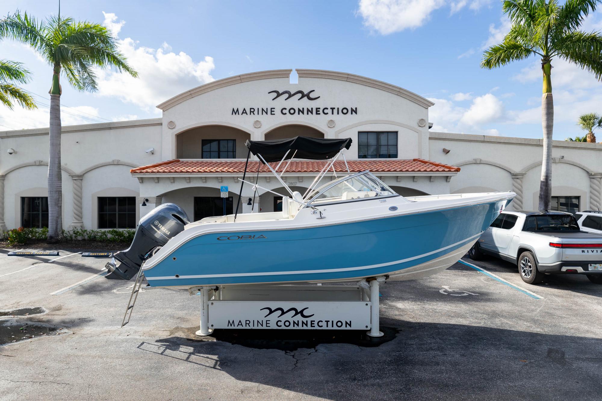 2024 Cobia 220 Dual Console - 4