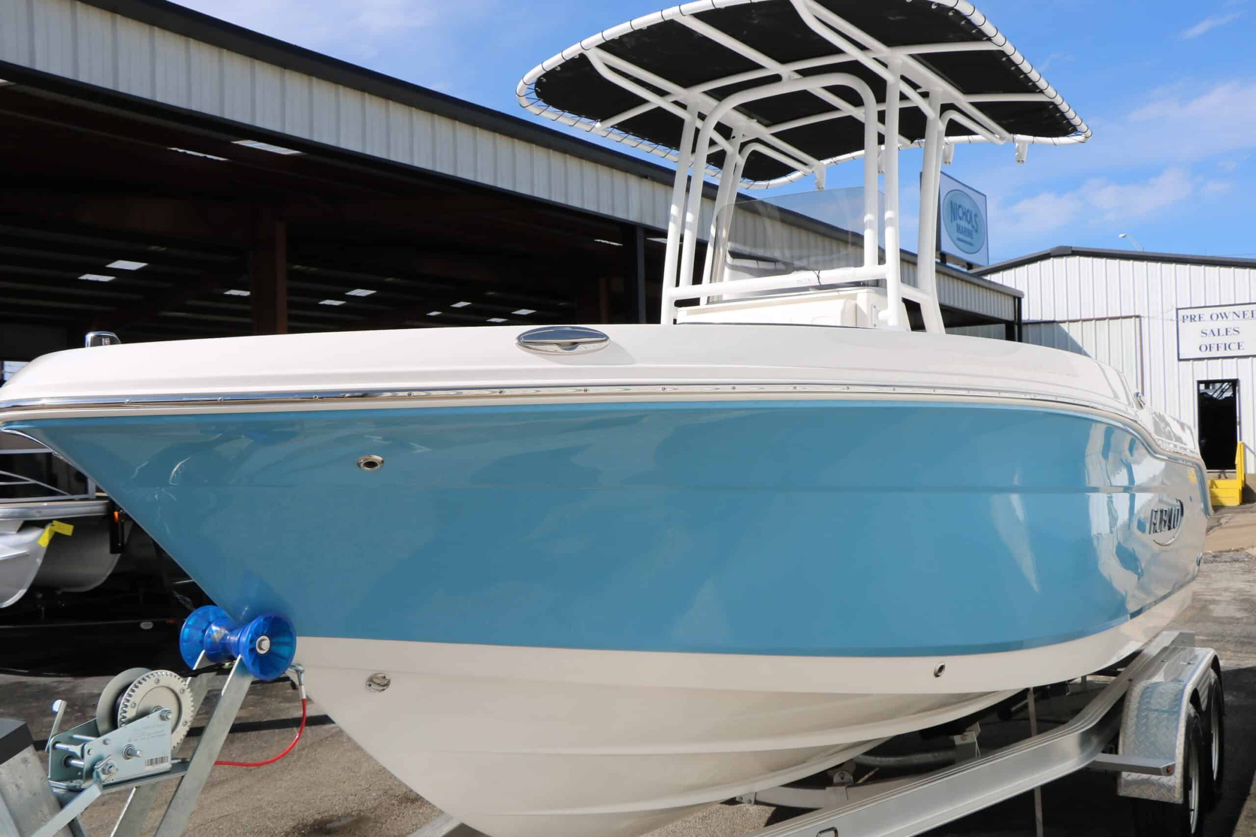 2026 Robalo R200 Center Console - 6
