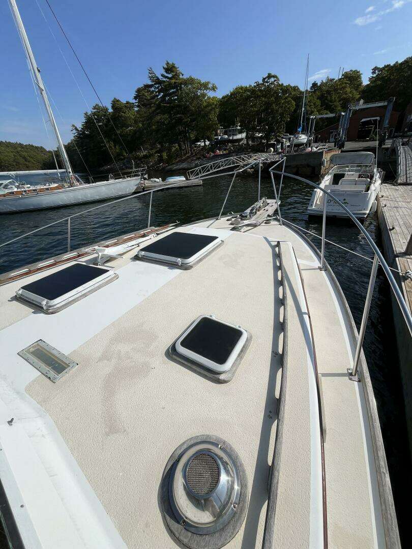 1986 Wilbur Flybridge Cruiser - Image 3