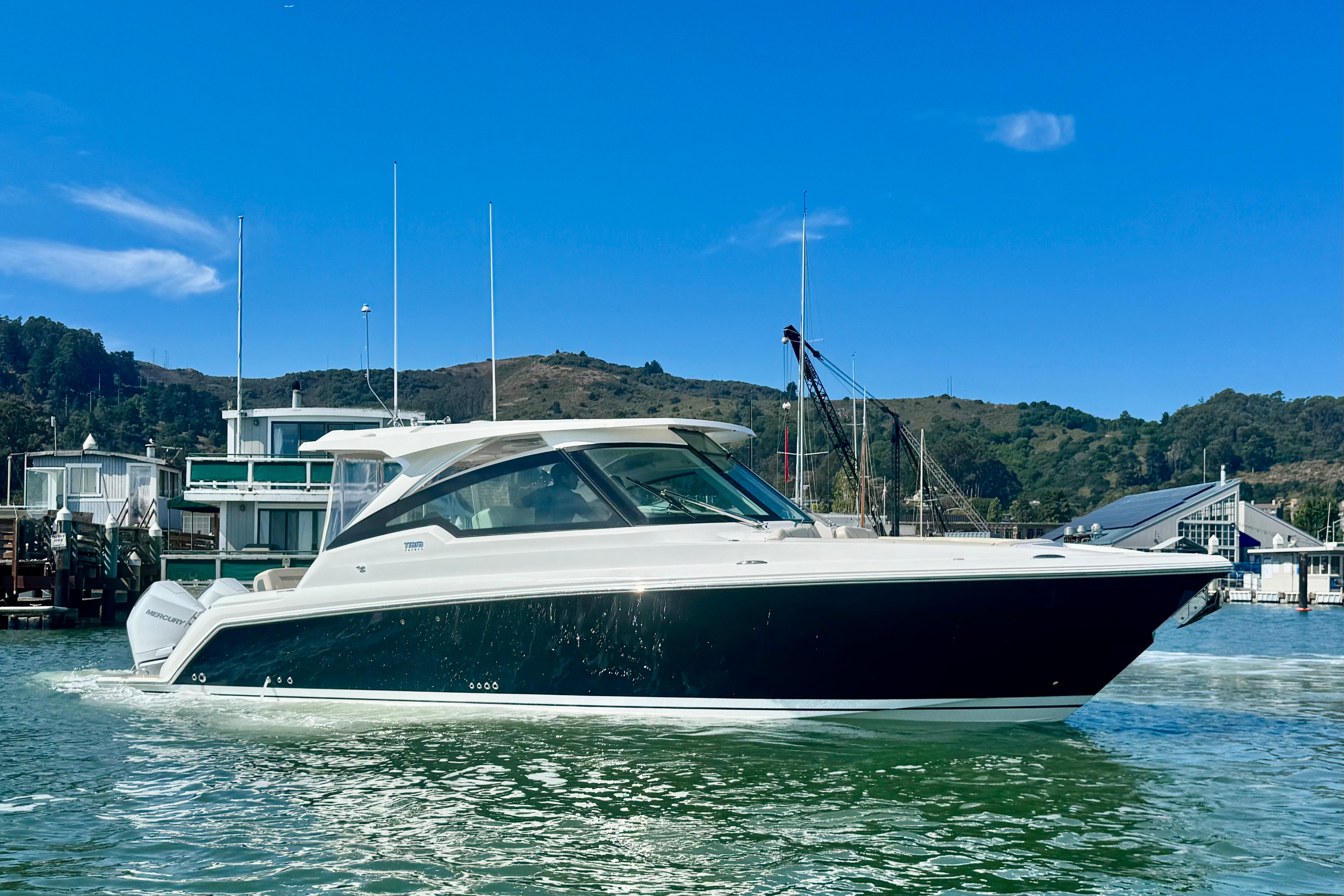 2026 Tiara Yachts 34 LX