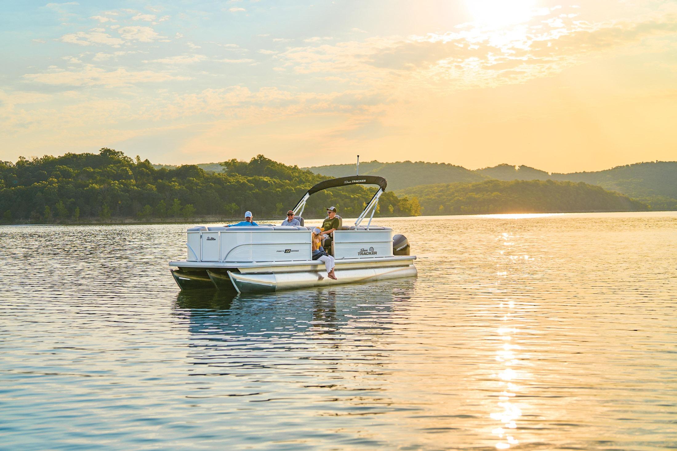 2026 Sun Tracker Party Barge 22 XP3 - 3