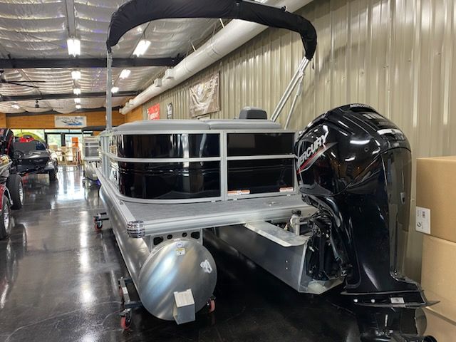 2026 Sun Tracker Party Barge 20 DLX - 6