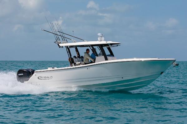 Manufacturer Provided Image: 2025 Robalo R300 Center Console boat cruising on open water.