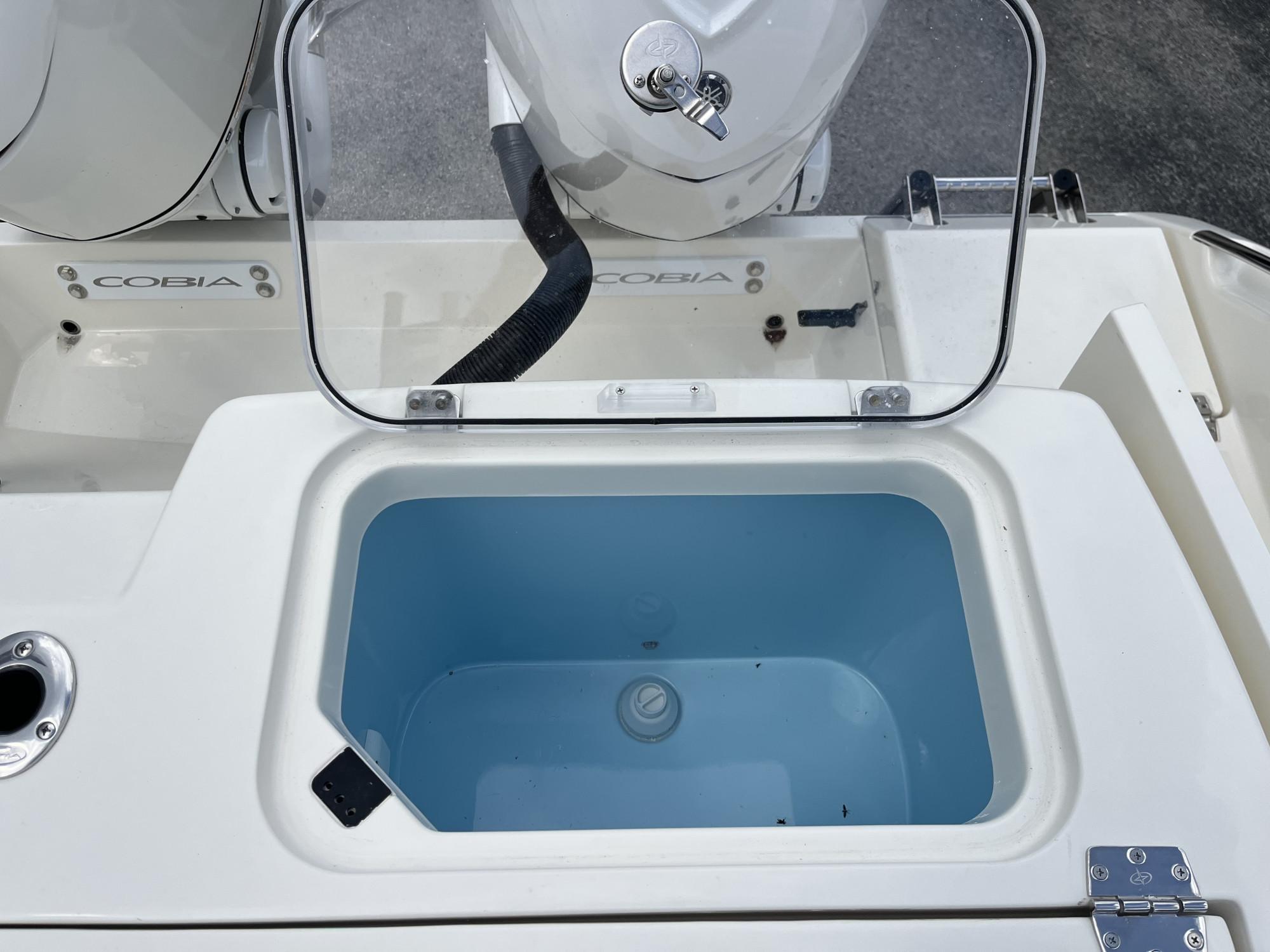 2025 Cobia 320 Center Console - 28
