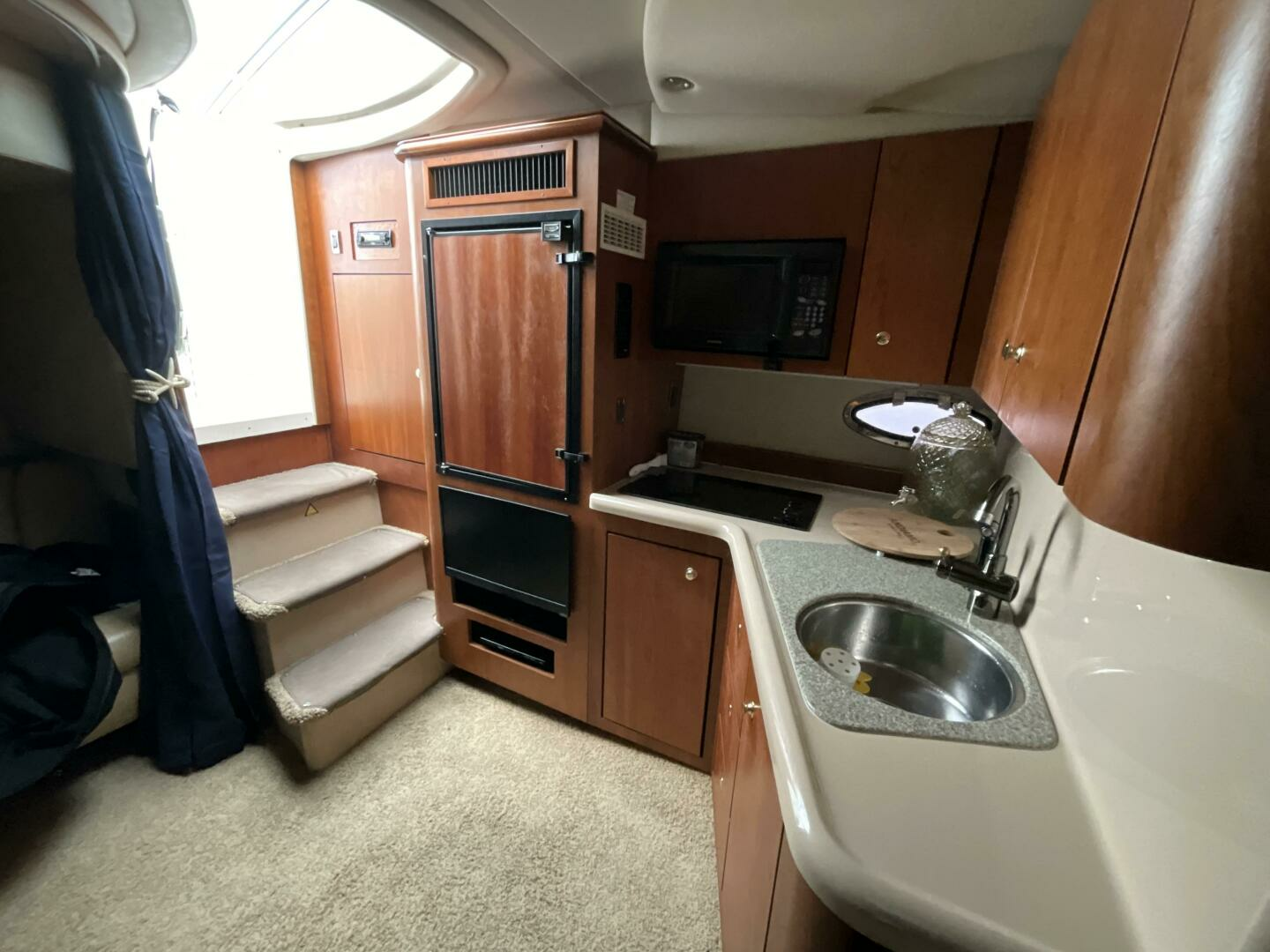 2002 Cruisers 35 Express - Image 26