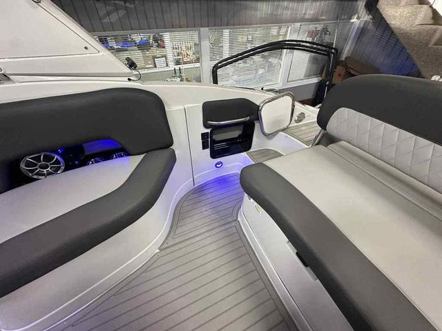 2026 Crownline 288 SS - 16