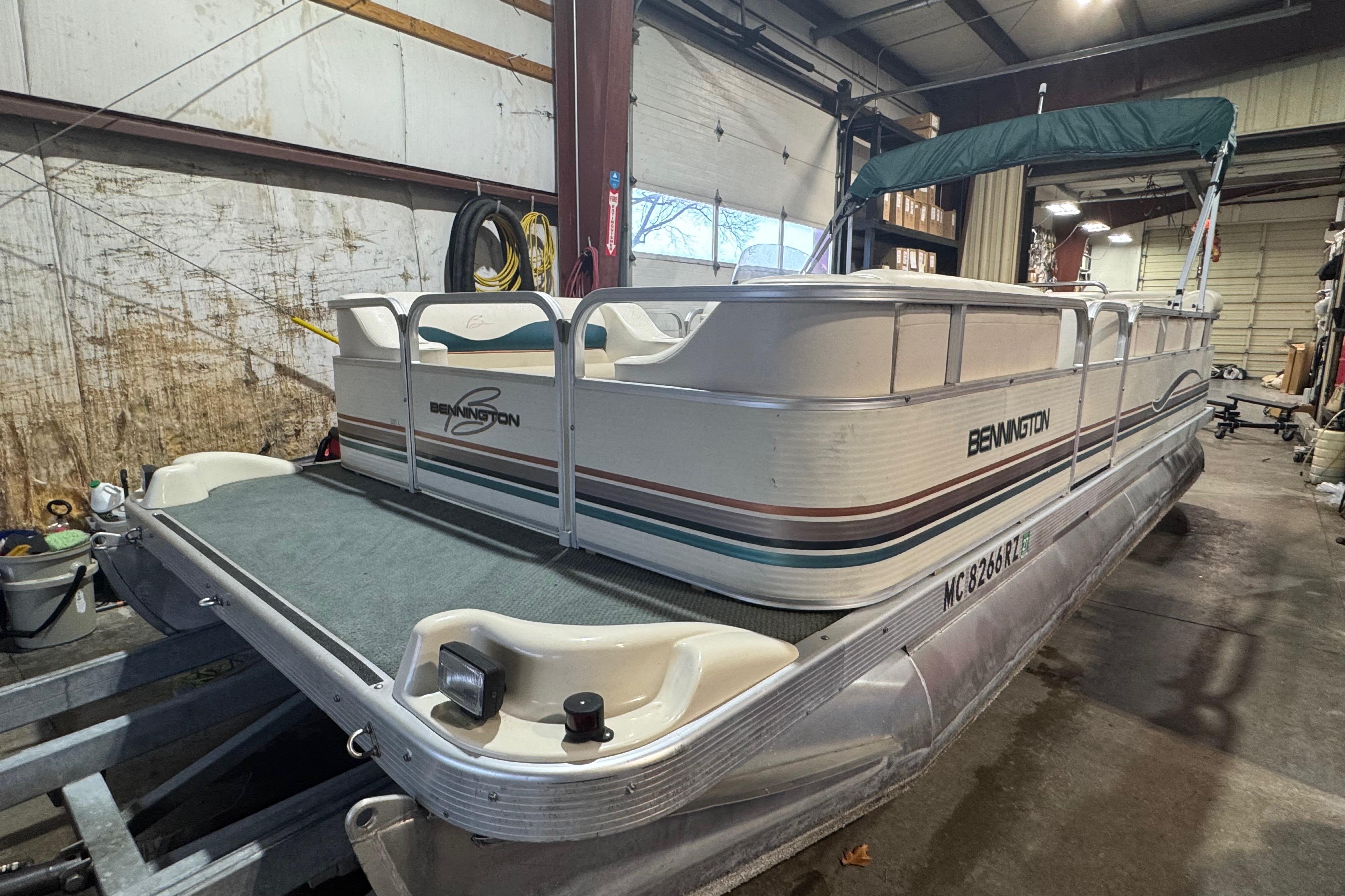 2000 Bennington 205 L