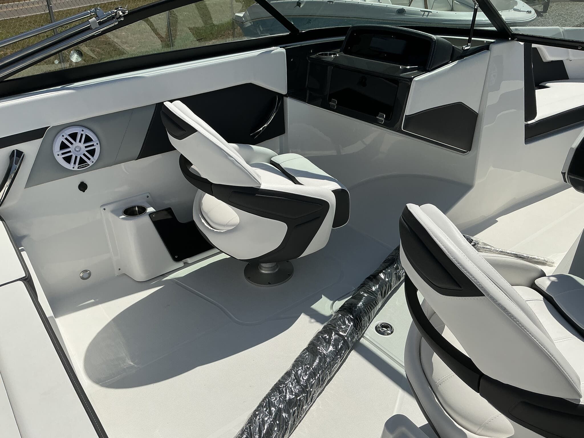 2025 Monterey M-22 - 12