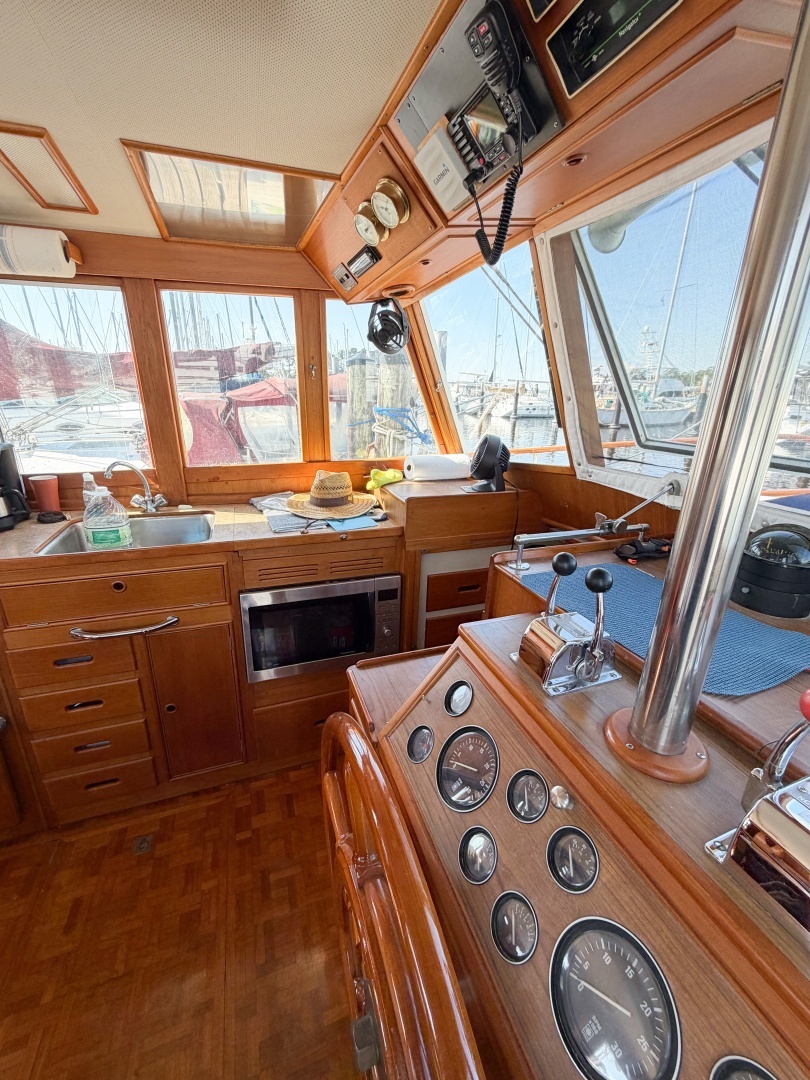1991 Grand Banks 36 - Image 36
