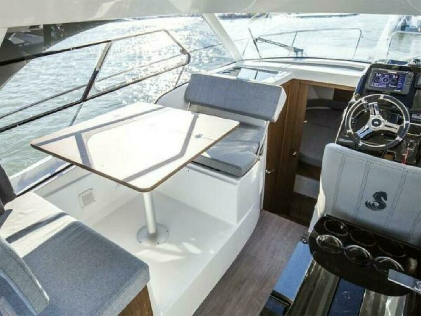 2025 Beneteau Antares 9 - Image 6