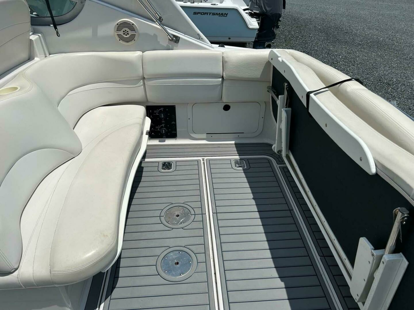 2001 Four Winns 328 Vista - Image 24