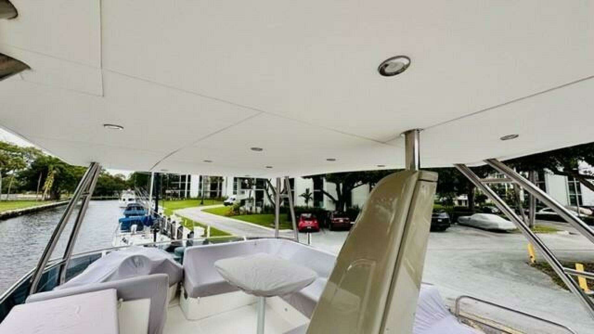 2022 Greenline 48 Diesel Flybridge with Hardtop - Image 23
