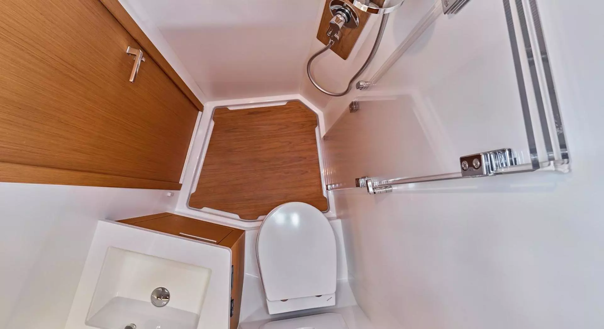 2026 Beneteau First 44 - Image 15