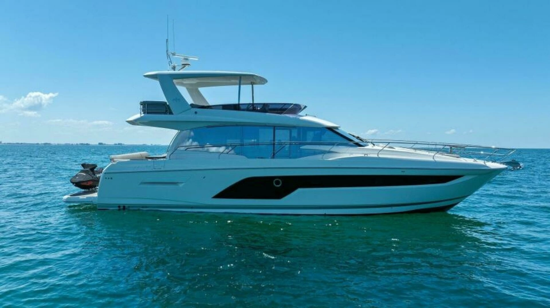 2022 Prestige 590 Flybridge - Image 59