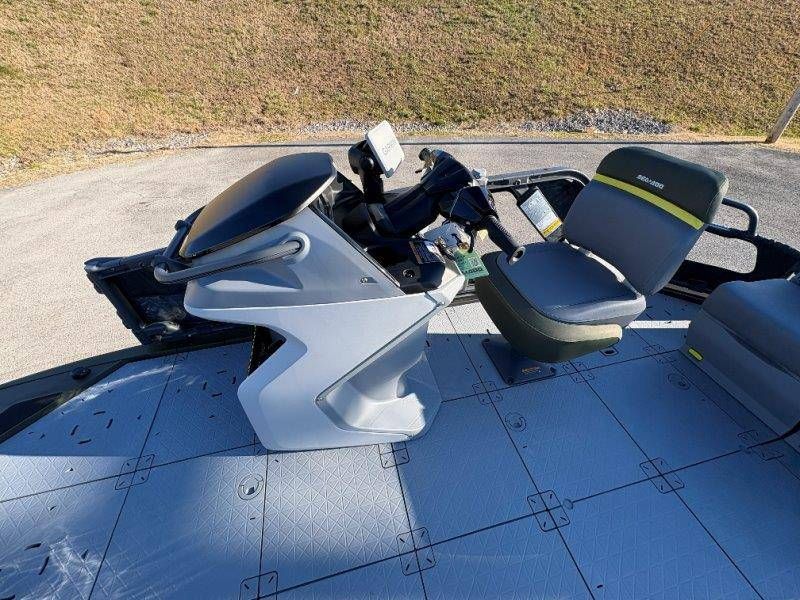 2026 Sea-Doo Switch Fish 18 - 14