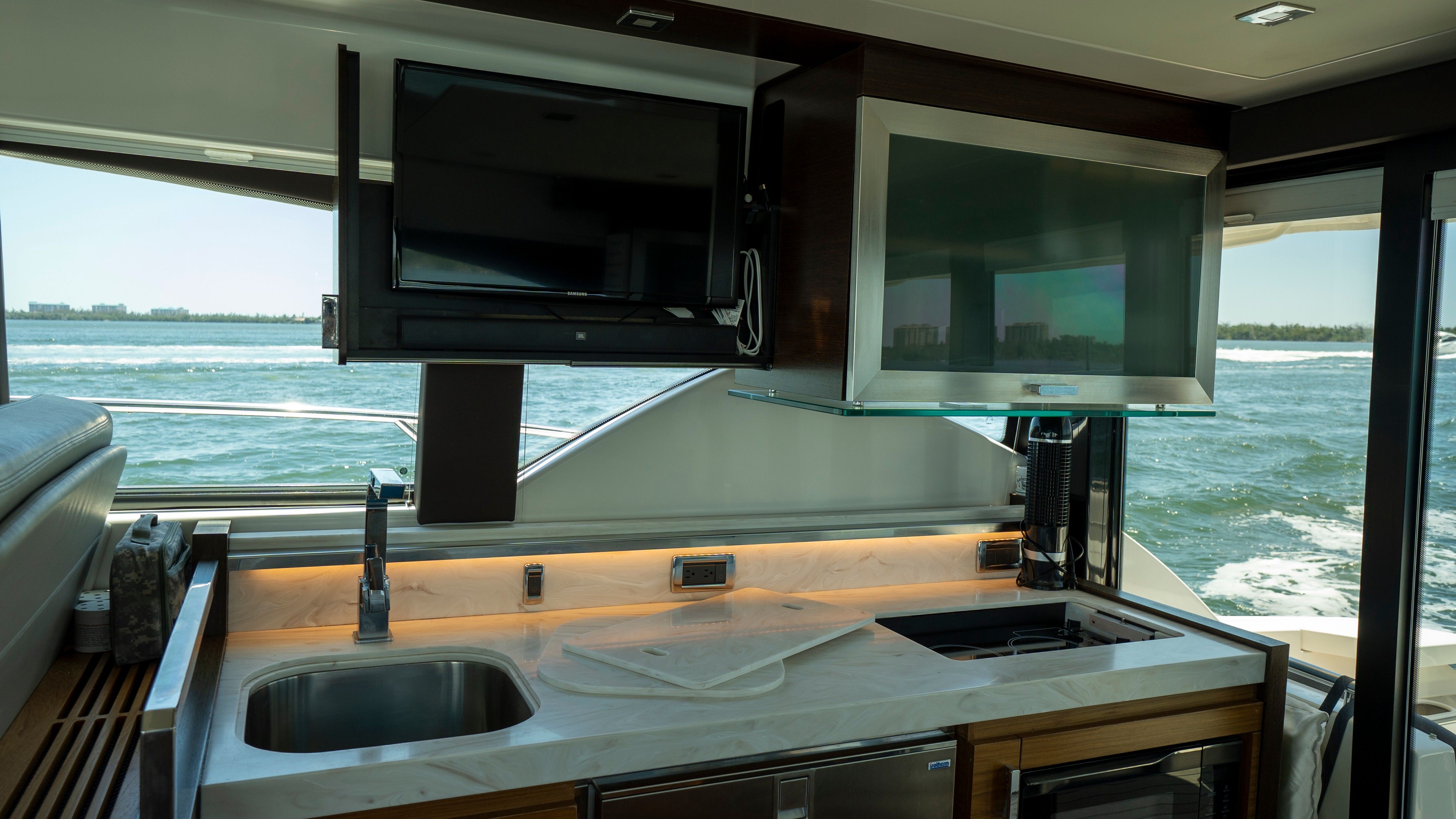 2018 Tiara Yachts 44 Coupe - 27