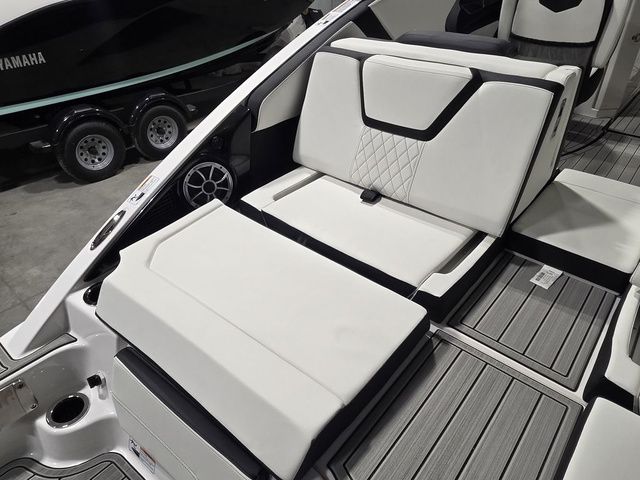 2026 Yamaha Boats 252S - 9