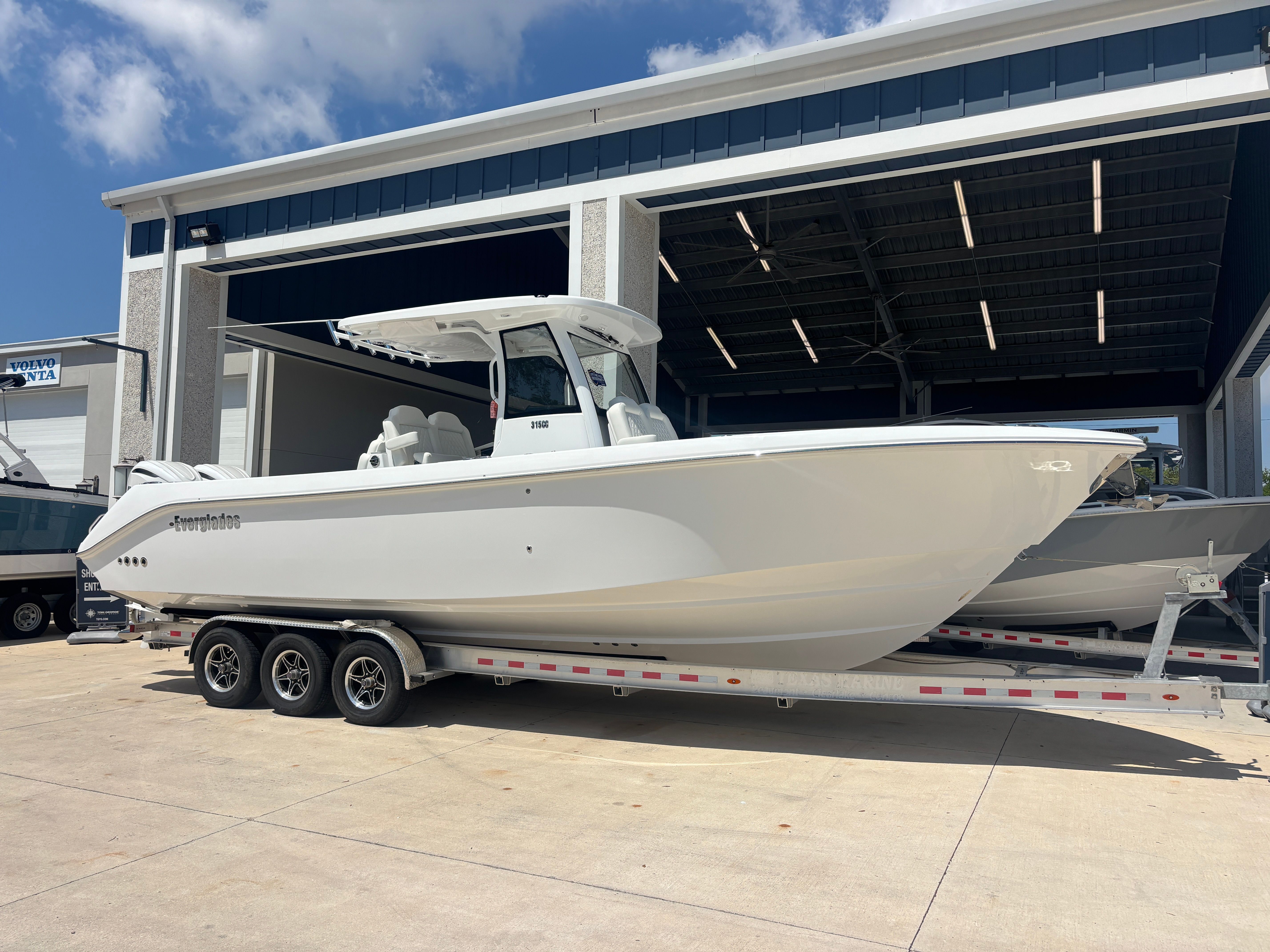 2026 Everglades 315 Center Console